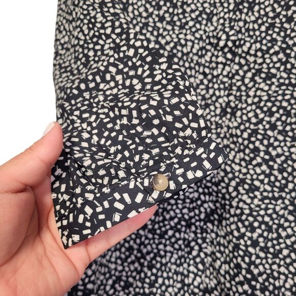 Jachs Girlfriend Women's Black & White Printed 3/4 Sleeve Hidden Button Blouse S - Picture 4 of 15